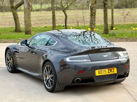 Aston Martin Vantage 4.7 Vantage V8 Auto 3dr 26