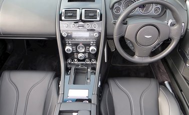 Aston Martin DBS Volante 14