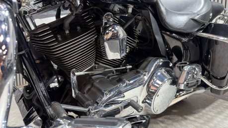 Harley-Davidson Touring 1690 FLHRC ROADKING CLASSIC 2012, MANY EXTRAS, LONG MOT 14