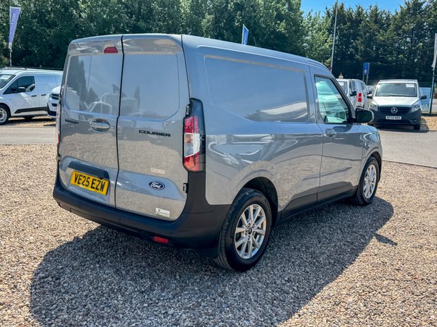 Ford Transit Courier SWB L1H1 Low Roof Limited Air Con Alloys Cruise Sensors EURO 6 6