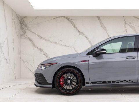 Volkswagen Golf GTI CLUBSPORT 45 TSI DSG 29