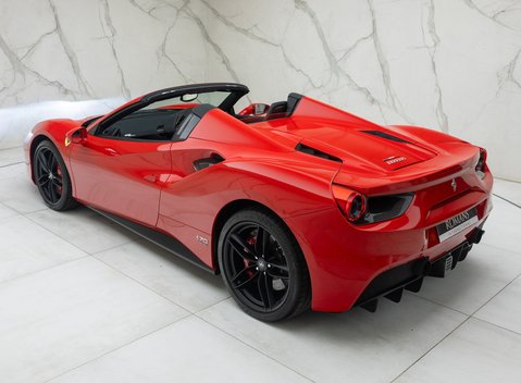 Ferrari 488 SPIDER 12