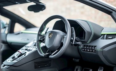 Lamborghini Aventador S 11