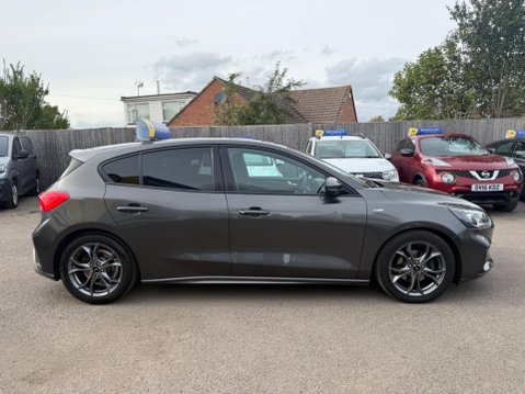 Ford Focus 1.0T EcoBoost ST-Line Euro 6 (s/s) 5dr 6