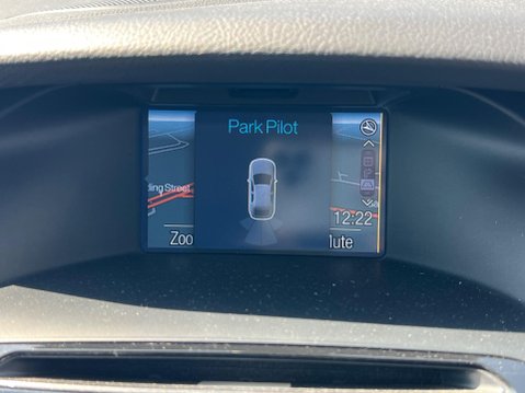 Ford Focus 1.6 Titanium Navigator Powershift Euro 5 5dr 34
