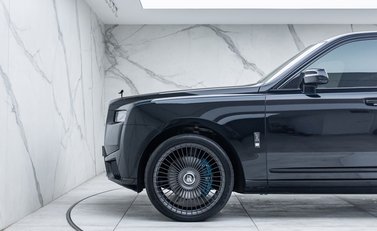 Rolls-Royce Cullinan Series II Black Badge 40