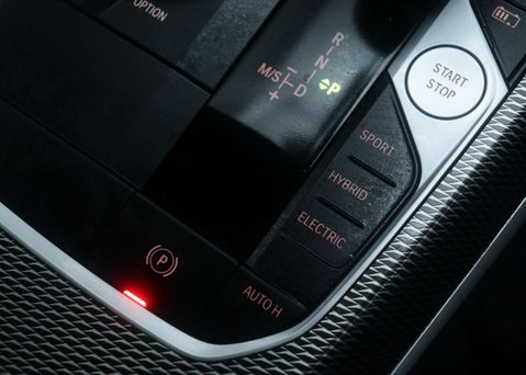 BMW 3 Series 2.0 330E M Sport Auto 5dr 33