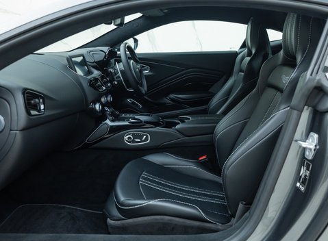 Aston Martin V8 Vantage 16