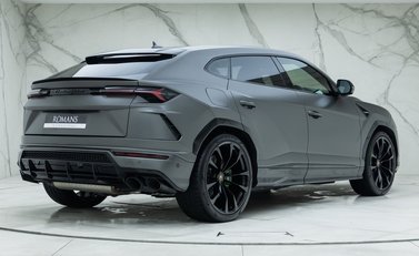 Lamborghini Urus 3