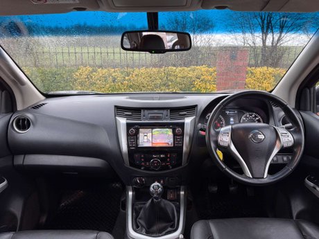 Nissan Navara 2.3 Navara Tekna dCi 4WD 5dr 20