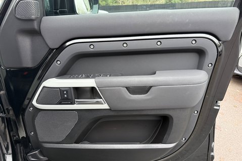 Land Rover Defender 110 110 XS EDITION D250 3.0 LITRE MHEV - BLACK PACK -SIDE STEPS -PAN ROOF  41
