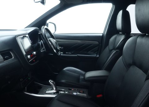 Mitsubishi Outlander 2.4h TwinMotor 13.8kWh Dynamic Safety SUV 5dr Petrol Plug-in Hybrid CVT 4WD 53