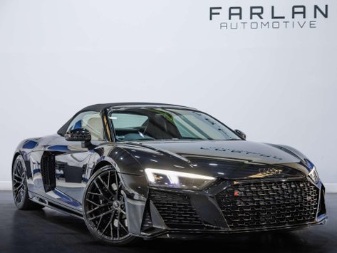Audi R8 5.2 FSI V10 Spyder 2dr Petrol S Tronic quattro Euro 6 (s/s) (570 ps)