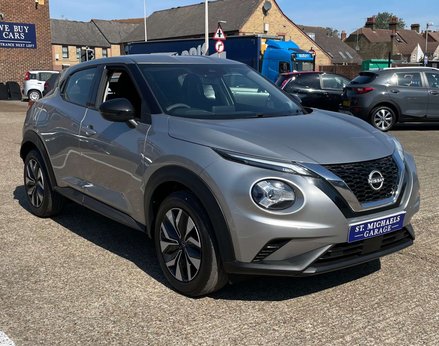 Nissan Juke 1.0 Juke Acenta DiG-T 5dr 4
