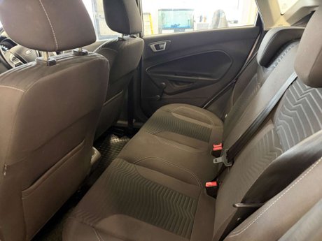 Ford Fiesta 1.0T EcoBoost Zetec Euro 6 (s/s) 5dr 11