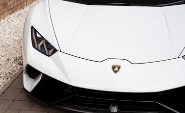 Lamborghini Huracan Spyder LP640-4 Performante 22