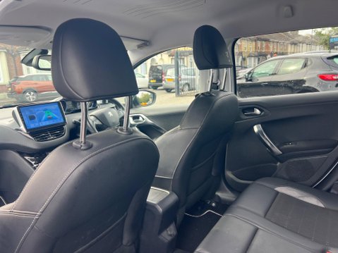 Peugeot 2008 1.2 VTi Allure Euro 5 5dr 27