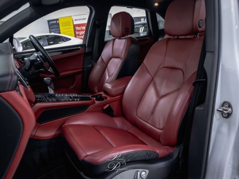 Porsche Macan 3.0 Macan S D Semi-Auto 4WD 5dr 31