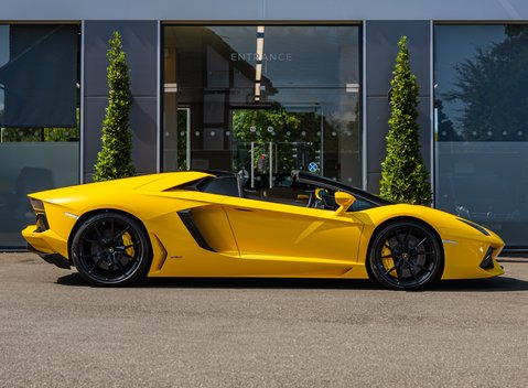 Lamborghini Aventador LP 700-4 ROADSTER 3