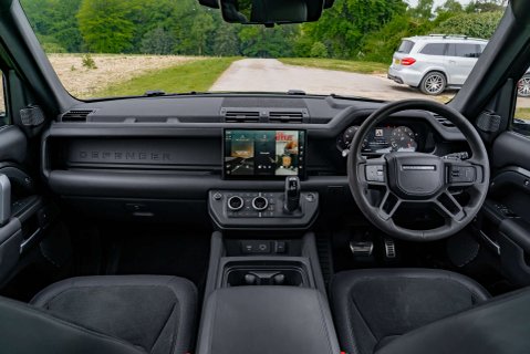 Land Rover Defender V8 Carpathian Edition 12