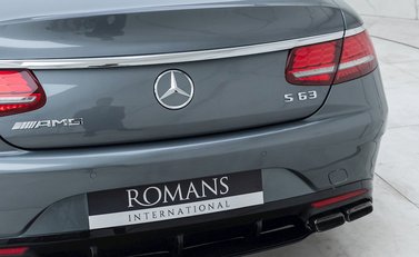 Mercedes-Benz S63 AMG Coupe 24