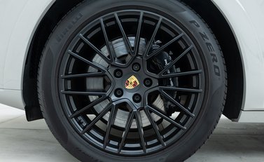 Porsche Cayenne GTS Coupe 24