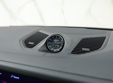 Porsche Cayenne TURBO E-HYBRID 21