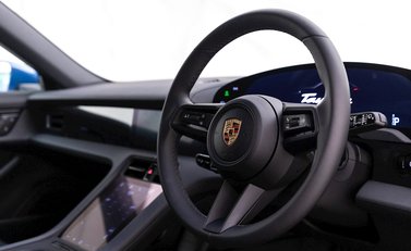 Porsche Taycan 4 Cross Turismo 9