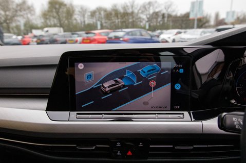 Volkswagen Golf LIFE TSI 25