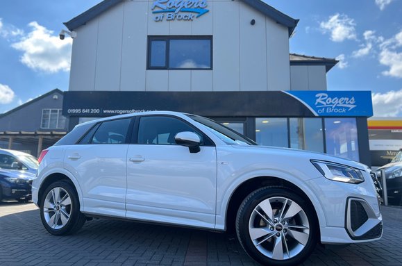 Audi Q2 1.5 TFSI S LINE AUTOMATIC 2