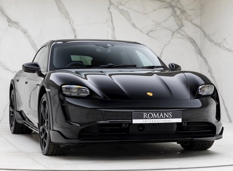 Porsche Taycan 4S Cross Turismo 1