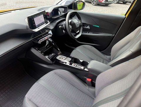 Peugeot 208 1.2 208 Allure Premium + PureTech S/S Auto 5dr 41