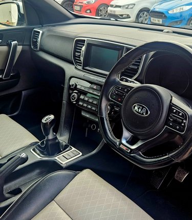 Kia Sportage CRDI GT-LINE ISG SAT NAV. 1 FORMER KEEPER,LAST OWNER 5 YEARS. 3