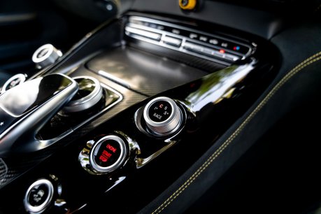 Mercedes-Benz AMG GT R PREMIUM. CARBON EXTERIOR PACKS 1 & 2. CARBON ENGINE BAY. CERAMIC BRAKES 14