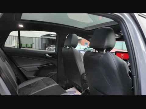 Volkswagen Id.5 Pro Performance 77kWh Style Auto 5dr 26