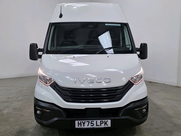 Iveco Daily Daily 35C14 Diesel 2.3 High Roof Business Van 4100L WB Hi-Matic 2