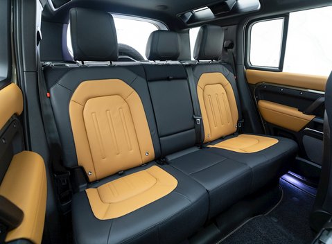 Land Rover Defender 110 X P400e 13