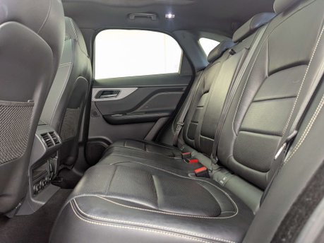 Jaguar F-Pace 2.0 F-PACE R-Sport AWD D Auto 4WD 5dr 44