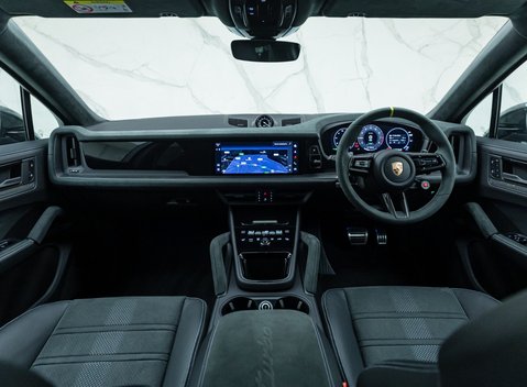 Porsche Cayenne TURBO E-HYBRID GT 18
