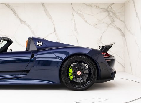 Porsche 918 Spyder Weissach 37