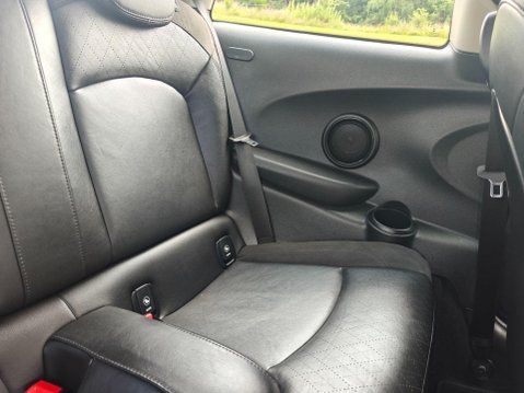 Mini Hatch 2.0 Cooper S Steptronic Euro 6 (s/s) 3dr 26