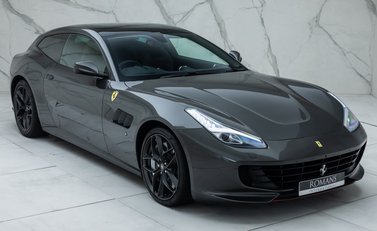 Ferrari GTC4 Lusso T 11