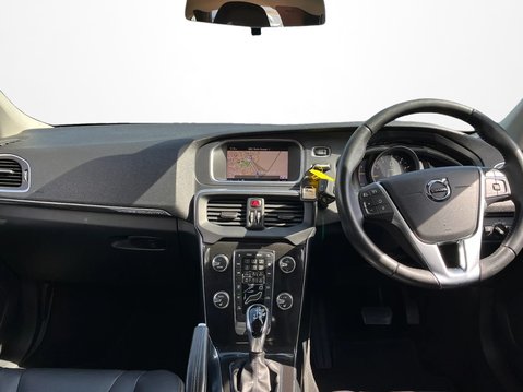 Volvo V40 T3 [152] Cross Country Pro 5dr Geartronic 11
