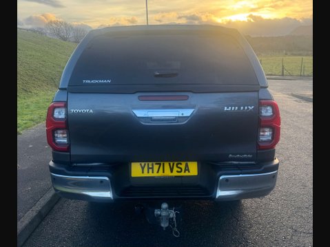 Toyota Hilux 2.8 HI-Luxury Invincible D-4D 4WD Double Cab Auto 4WD 5dr 6