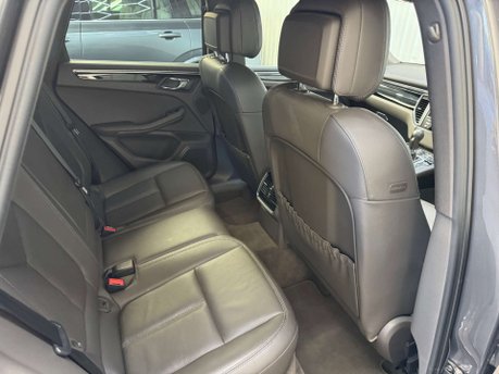 Porsche Macan 3.0 Macan S Semi-Auto 4WD 5dr 61