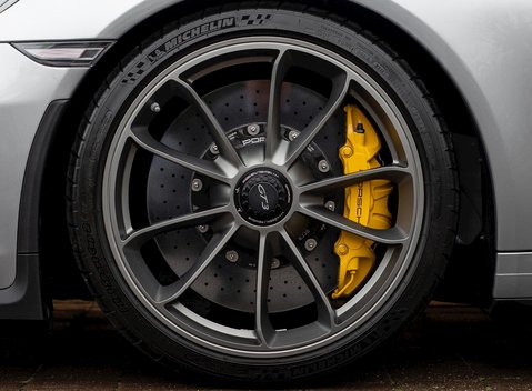 Porsche 911 (991.2) GT3 10