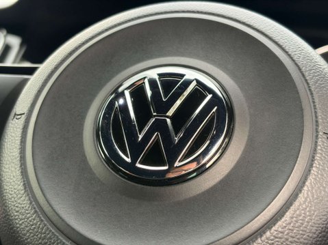 Volkswagen Golf 2.0 Golf R DSG 4WD 5dr 50