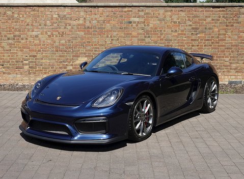 Porsche Cayman GT4 23