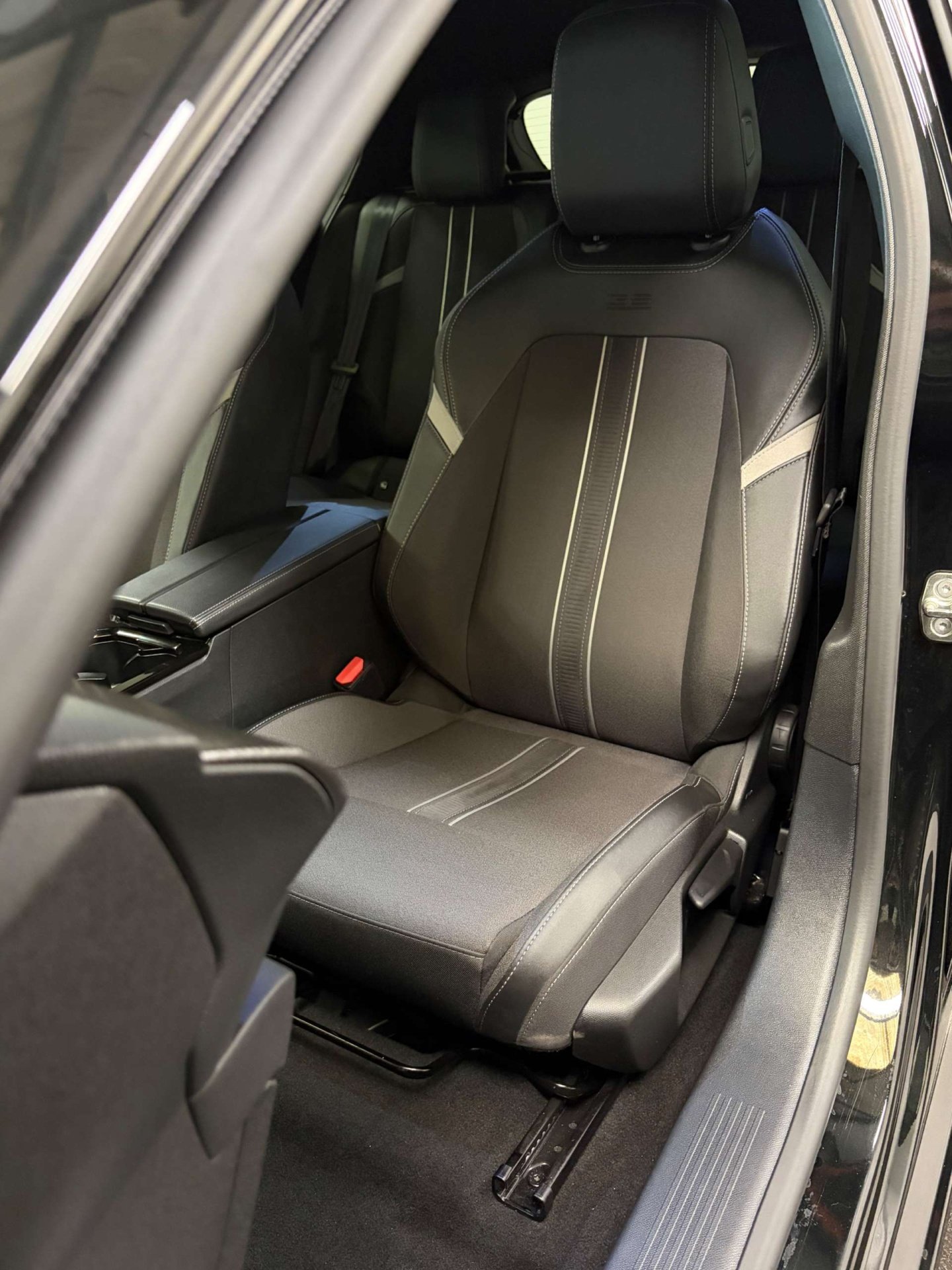 2023 Vauxhall Astra — image 34