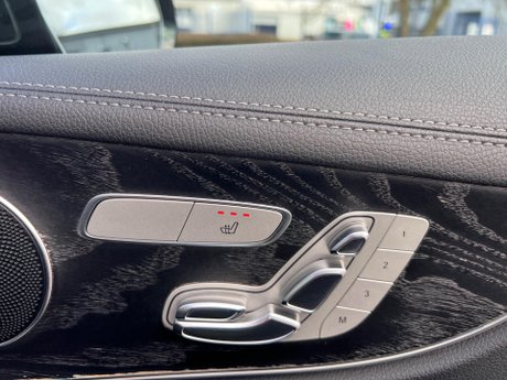 Mercedes-Benz E Class 2.0 E220d AMG Line (Premium) G-Tronic+ Euro 6 (s/s) 2dr 39